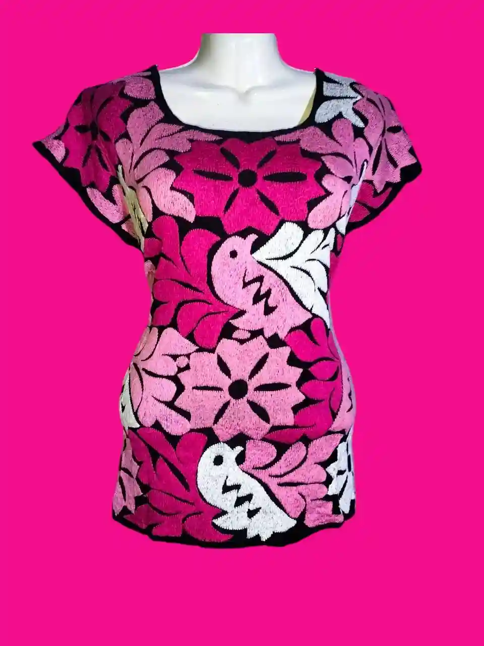 Blusa artesanal bordada a mano con flores, Oaxaca