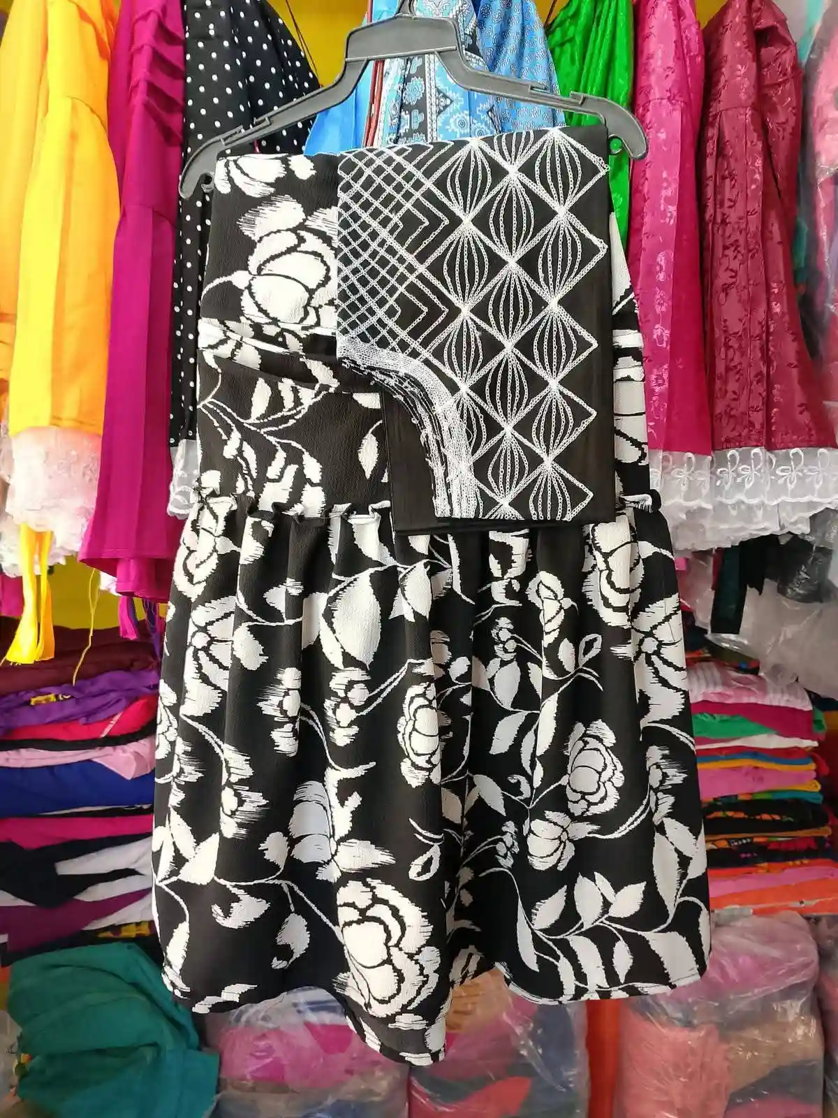 Coordinado artesanal huipil y enagua del Istmo