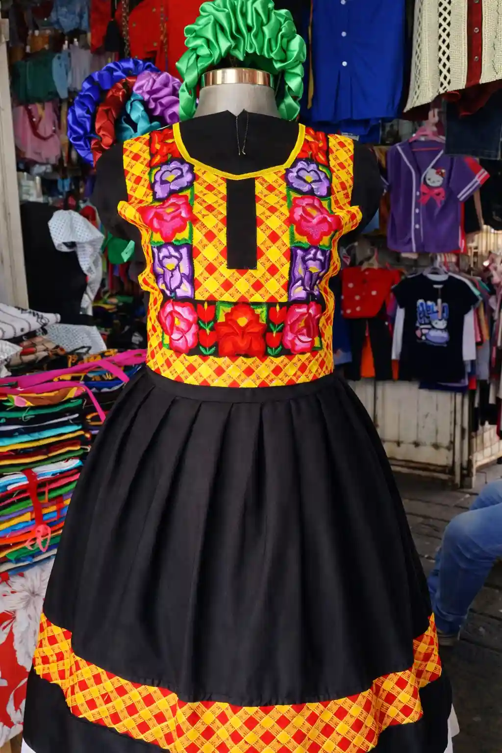 Traje artesanal mexicano
