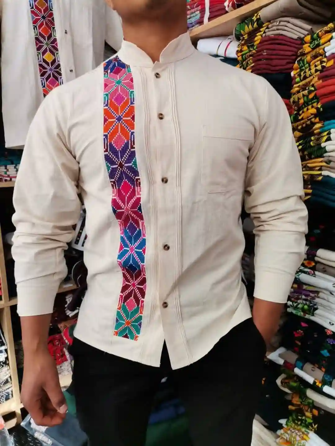 Colección de guayaberas artesanales mexicanas