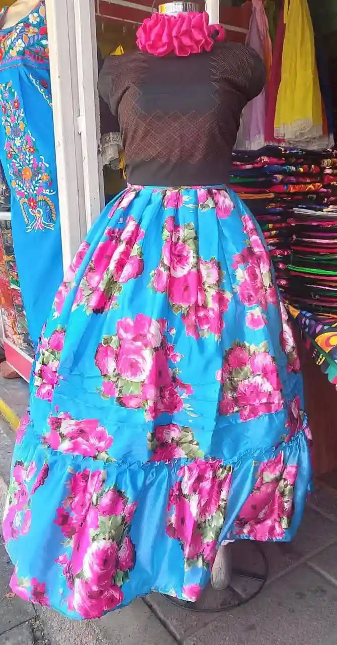 Coordinado huipil y enagua bordado