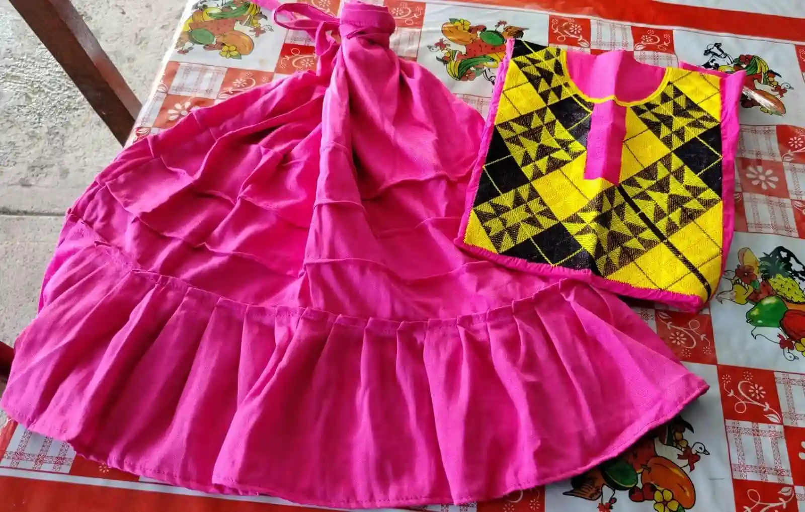 Conjunto huipil y enagua bordado