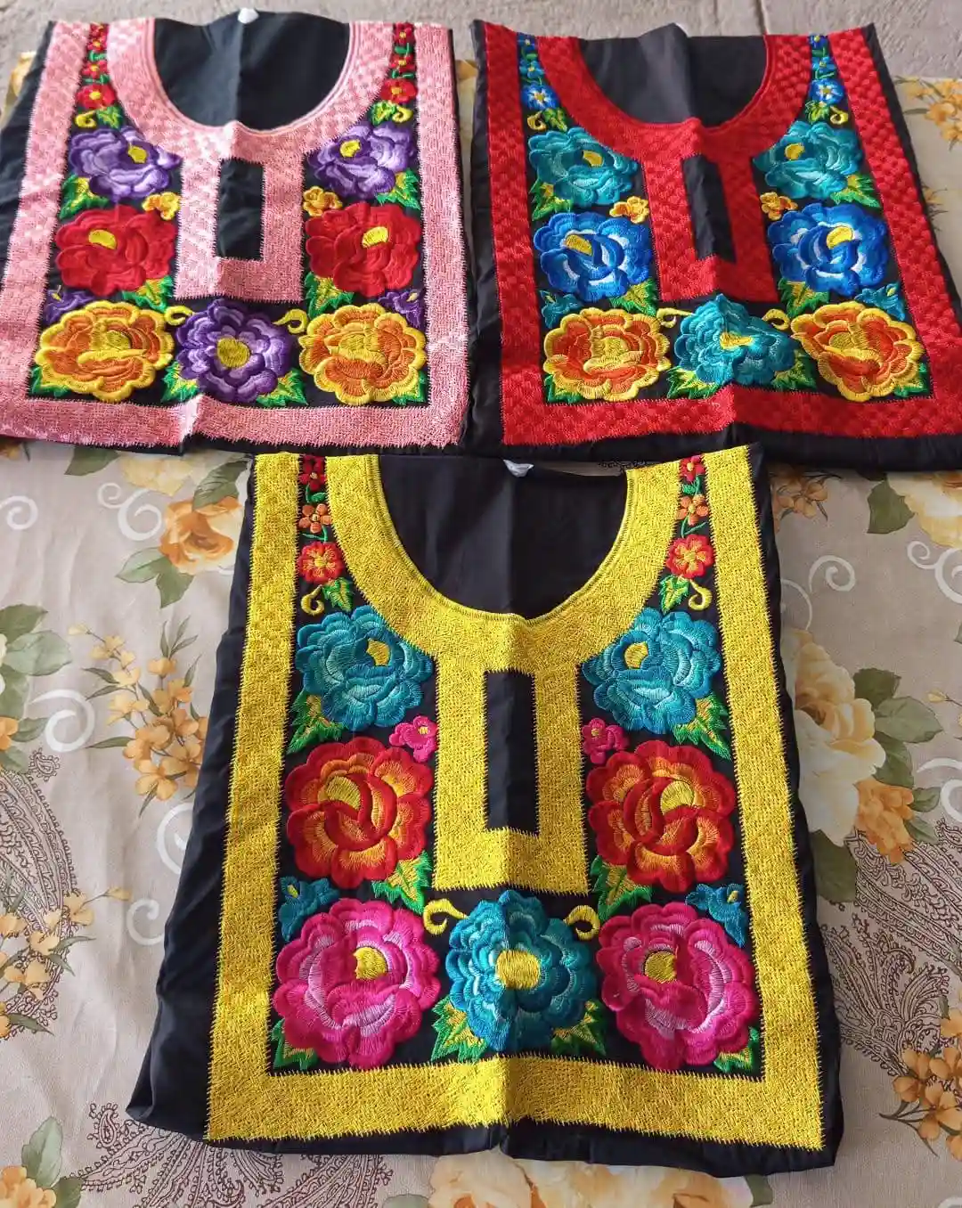 Lienzo para huipil ambos lados bordado