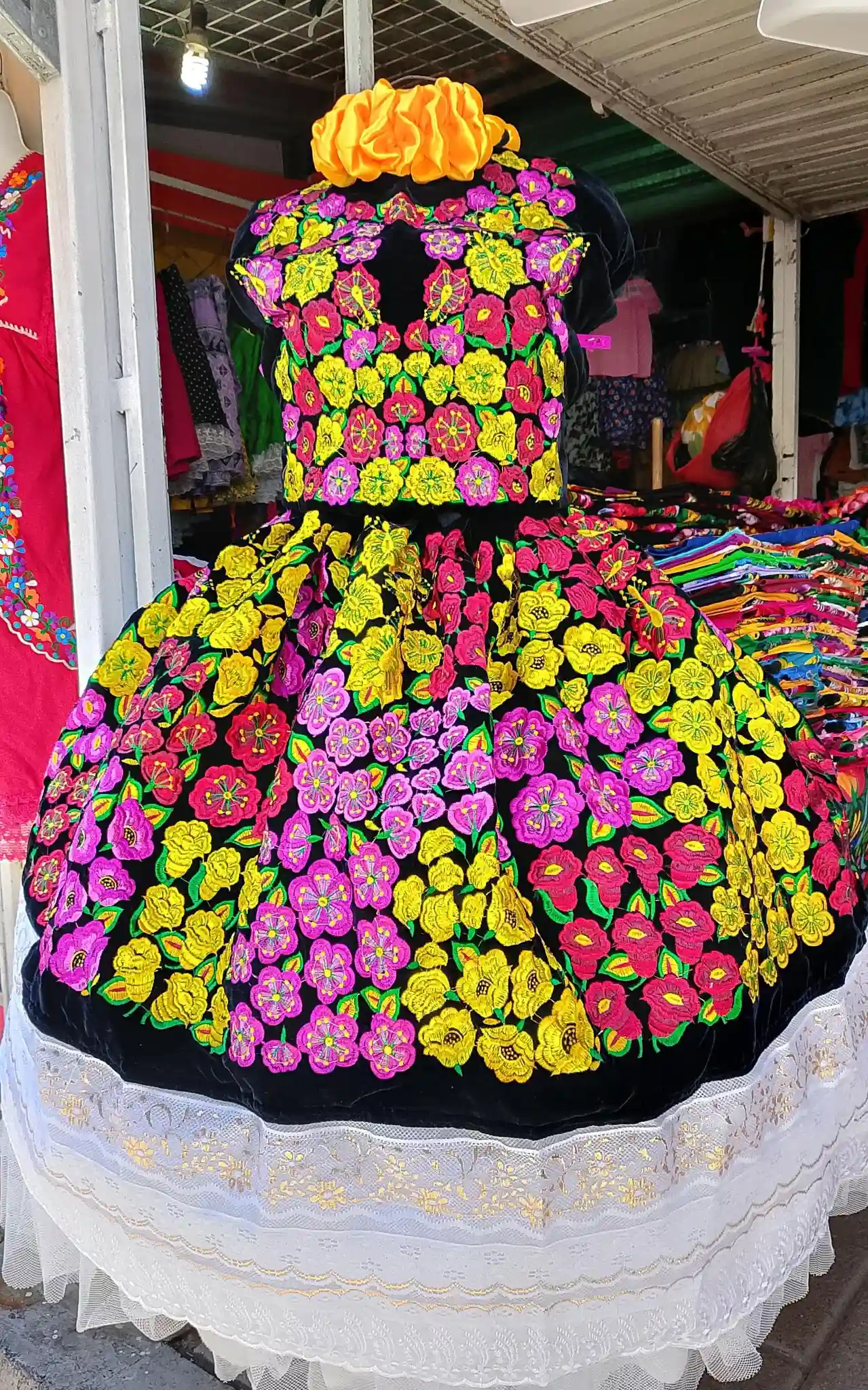 Traje regional istmeño artesanal